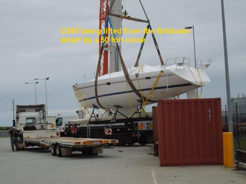 Catalina 385 - Loading onto Truck